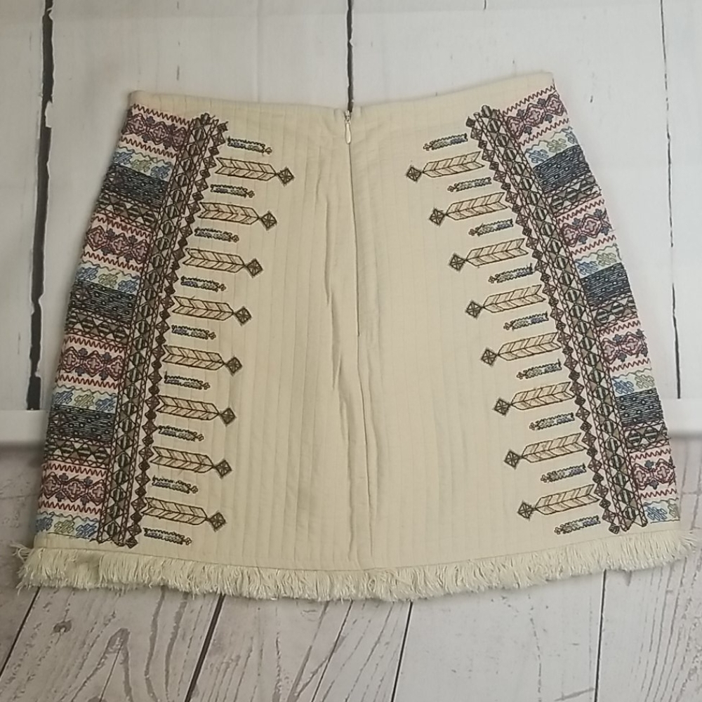 Zara embroidered Beautiful skirt - Picture 3 of 8